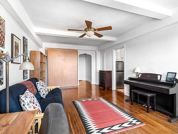 2nd image of 200 W 108th St APT 16E
