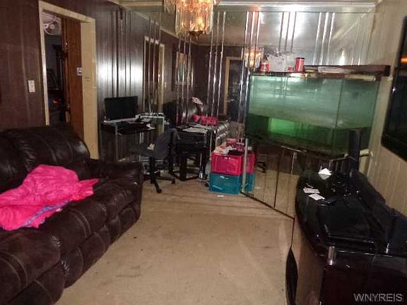 3rd image of 289 Northland Ave
