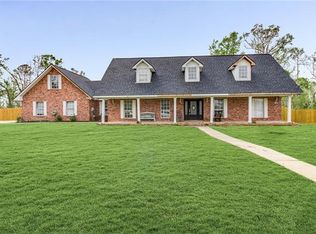 2245 W Armand St, Lake Charles, LA 70611