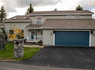 9 Shore Rd, Oswego, NY 13126