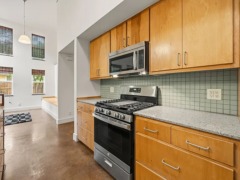 2214 Iva Ln #B — Photo 16