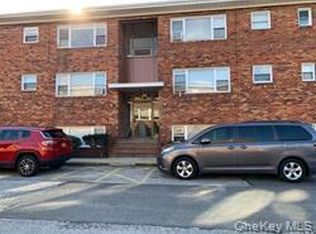 400 N Corona Ave APT B3, Valley Stream, NY 11580