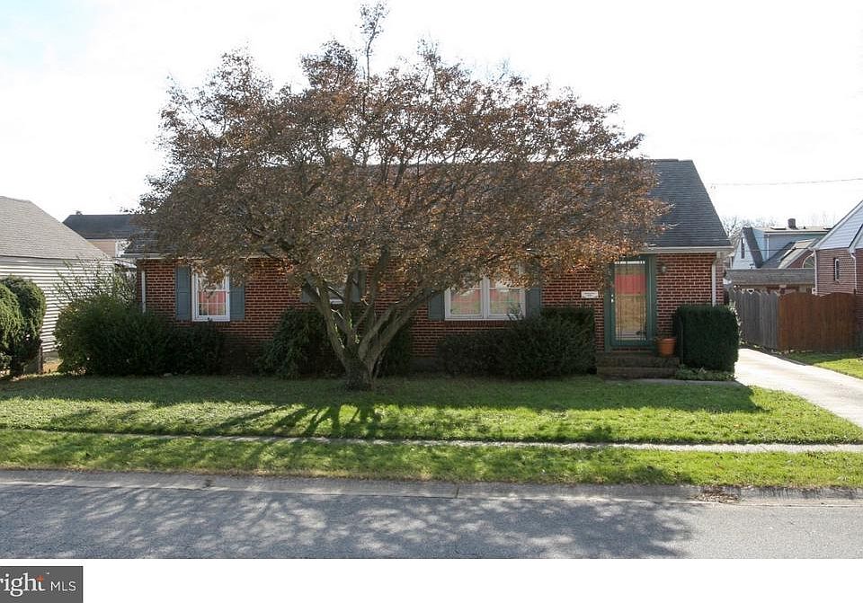 1st image of 418 Victoria Ave