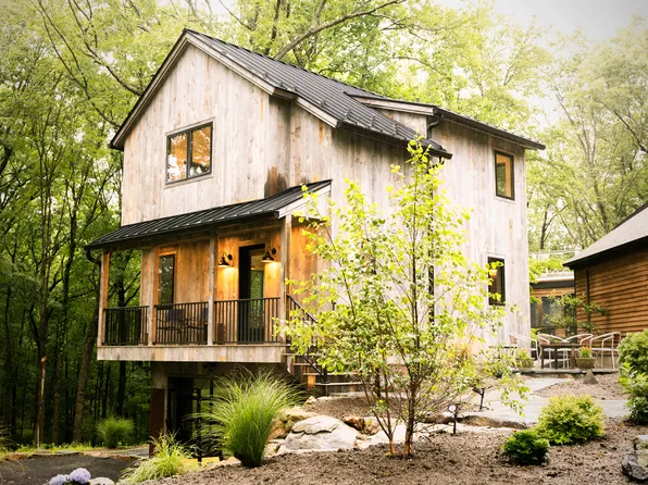 51 Doe View Ln, Pound Ridge, NY 10576