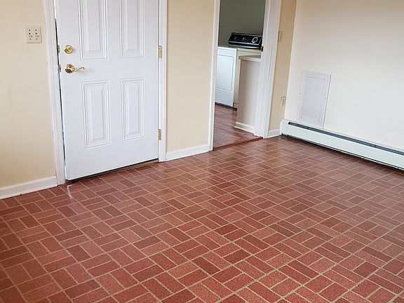 4th image of 622 W Cherry Ln #2