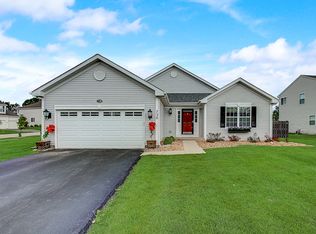 730 N Overlook Cir, Round Lake, IL