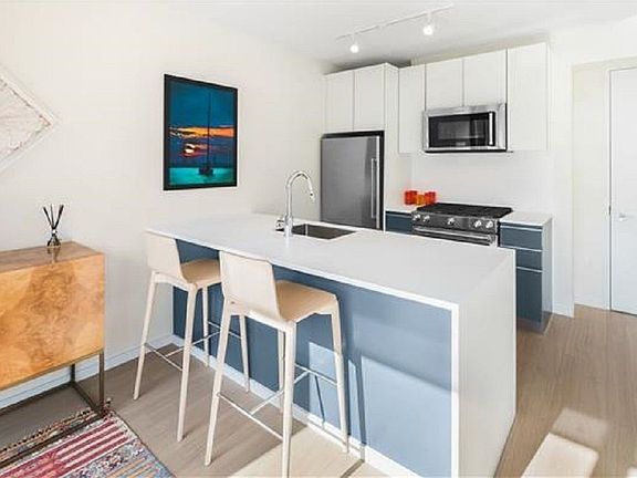 5th image of 415 Red Hook Ln APT 15A