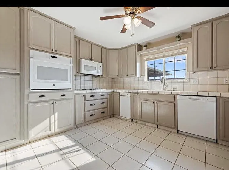 Steinegul Rd — Photo 1