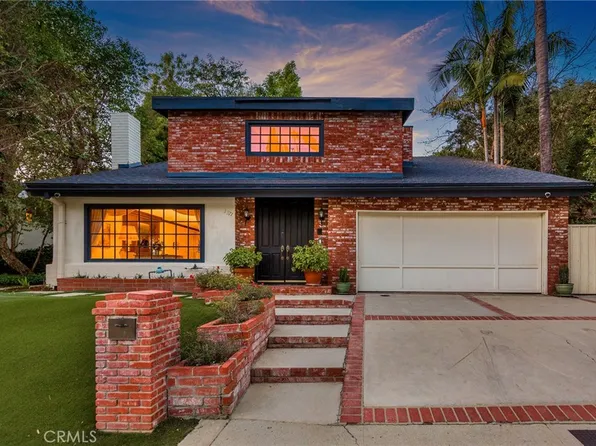 3371 Berry Studio Ctr, Studio City, CA 91604