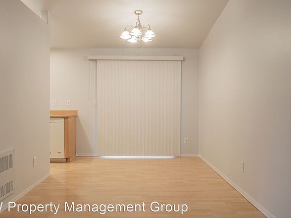 3rd image of 9718 50th Ave NE