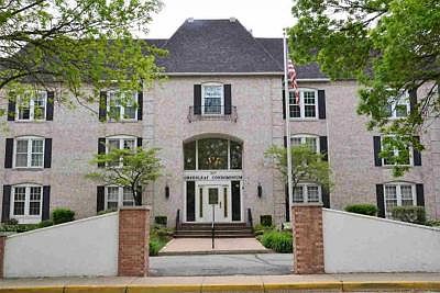 1st image of 1077-204 Greenleaf Blvd