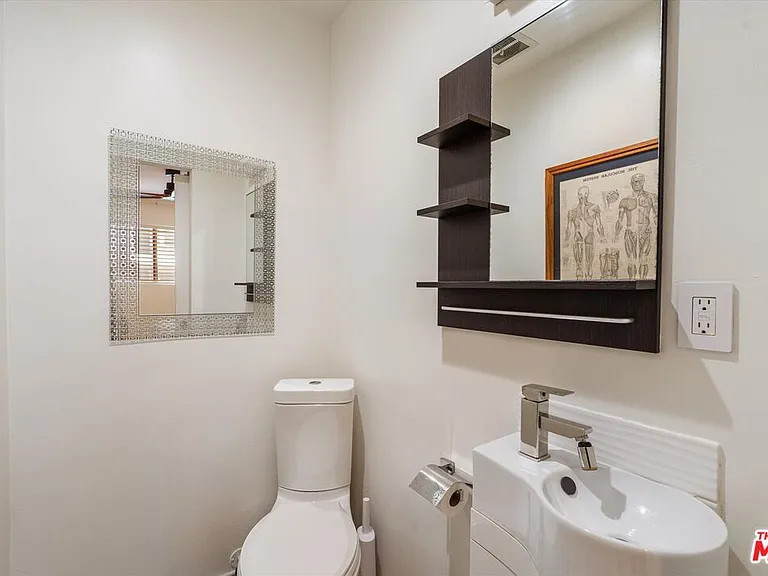 2921 10th St #3 — Photo 13