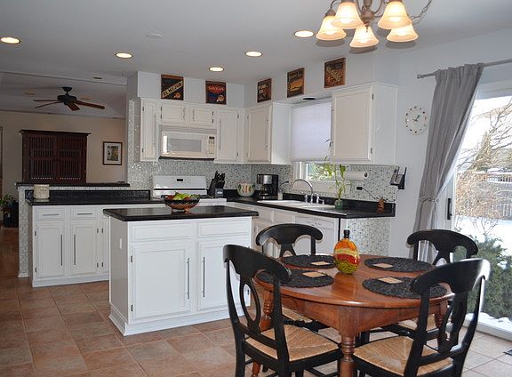 5th image of 287 Southfield Dr