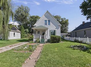 850 Holyoake Rd, Edwardsville, IL 62025