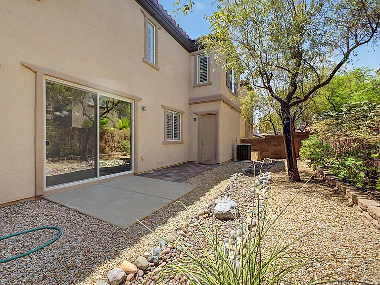 2435 Cordoba Bluff Ct — Photo 32