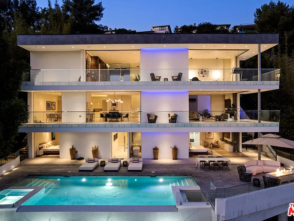 7080 W Mulholland Dr
