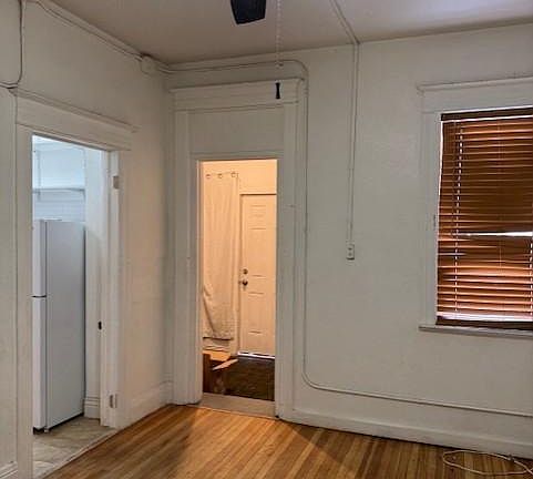 5th image of 1067 N Marion St