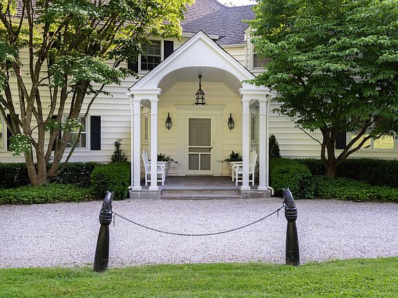 30-4 Colonial Ct 22 - PRINT.jpg