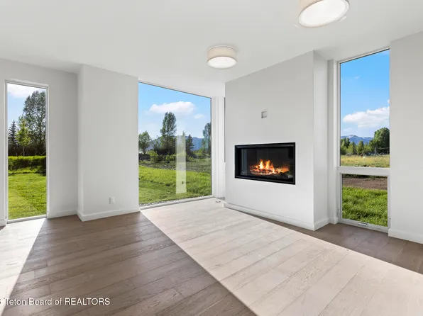 2515 S Cattle Dr, Jackson, WY 83001
