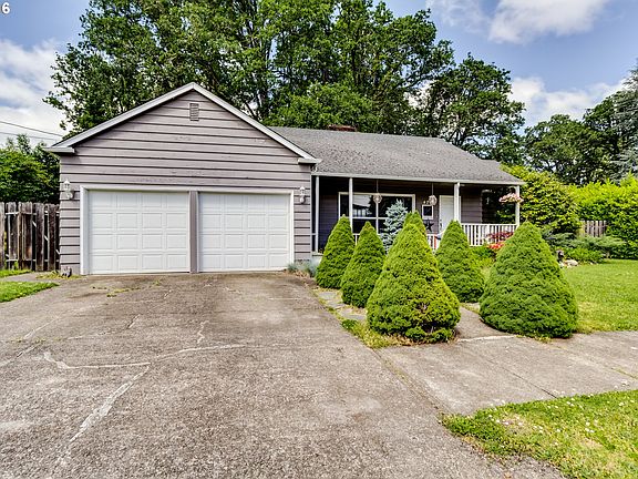 Driveway / Front of House