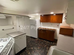 Spacious 1 BD | 1 BA on a Beautiful Property! - NE PDX, Portland, OR 97232