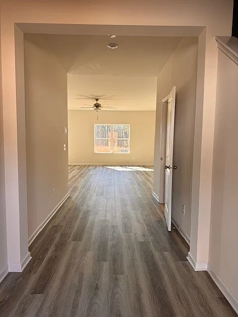 4 bed, 2.5 bath, 1967 sqft, $2,200 — Photo 2