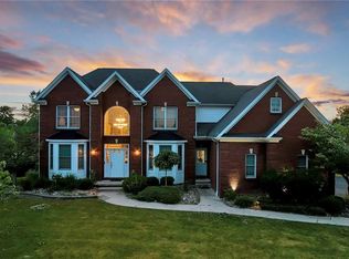 8889 Stonebriar Dr, Clarence Center, NY 14032