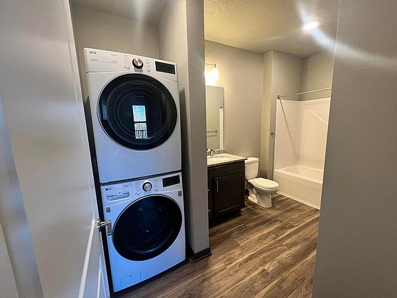 3rd image of 1230 34th Ave SW #307