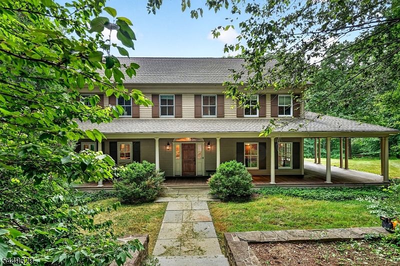 1st image of 103 Old Driftway Ln