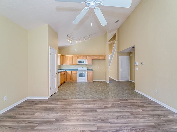 4th image of 17846 Woodcrest Way