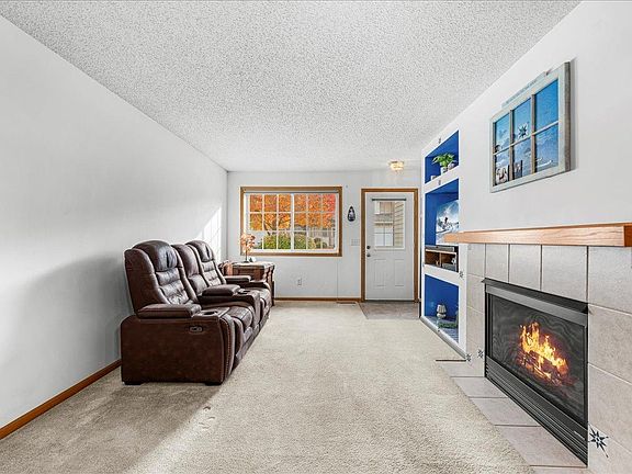 5th image of 2456 Yellowstone Dr #122