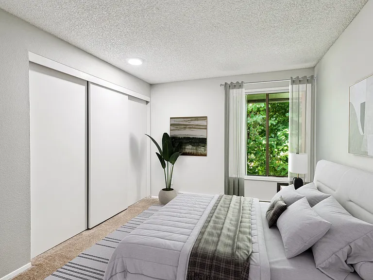 Oakbrook Apartments — Photo 9