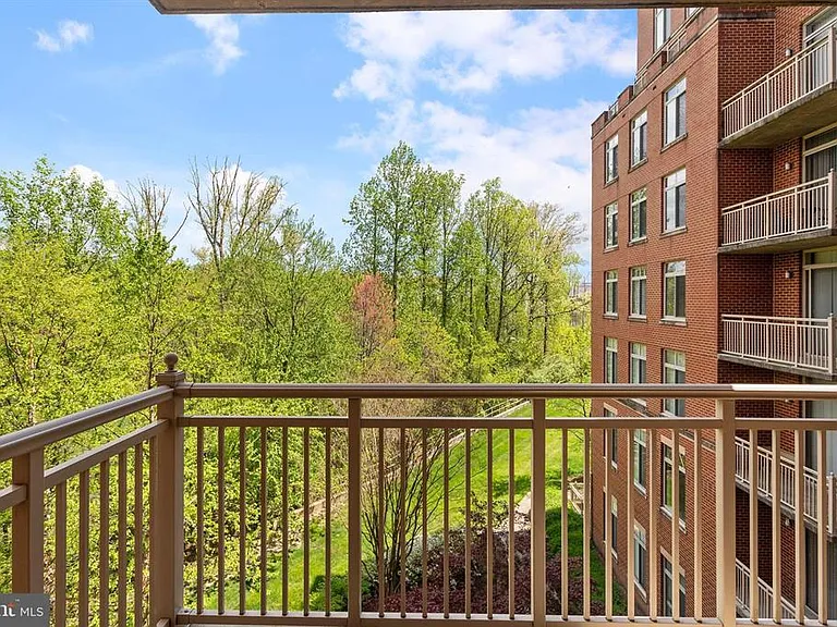4480 Market Commons Dr #405 — Photo 37