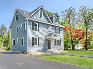 16 Oakdale Rd, Wilmington, MA 01887