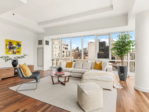 8 Union Square South image 5 of 20