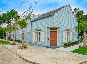 1600 Monroe St, New Orleans, LA