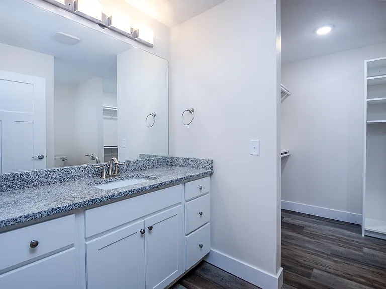 9250 Brook Hollow Ln — Photo 7