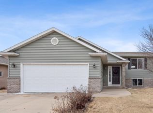5836 Kingsbury Dr NW, Rochester, MN 55901