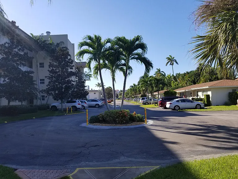638 Snug Harbor Dr #E4 — Photo 12