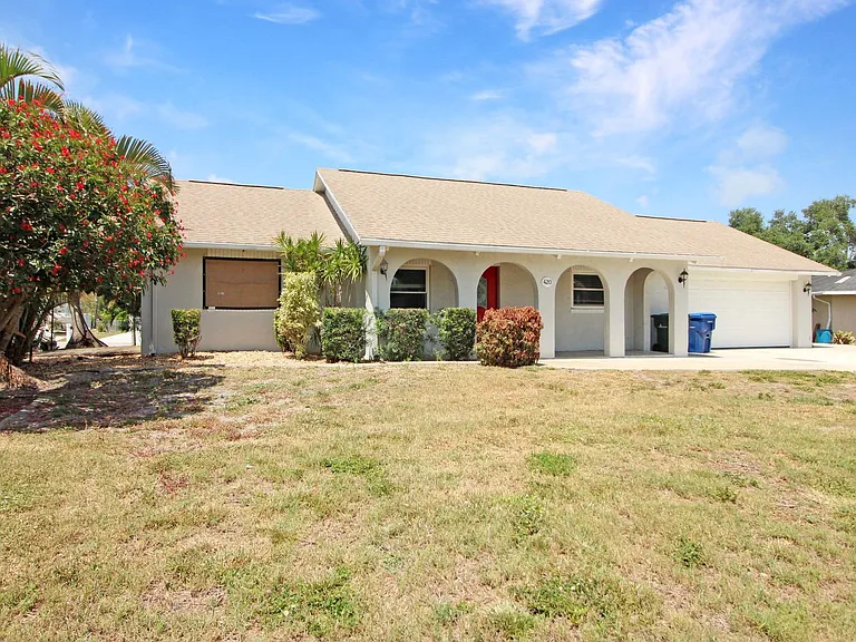 420 Mount Vernon Dr — Photo 1