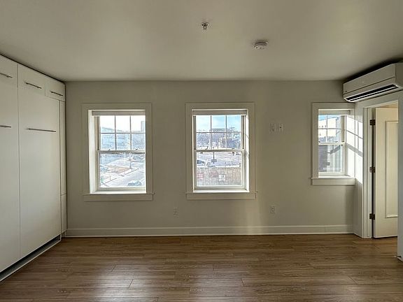 3rd image of 1760 Jackson St #304