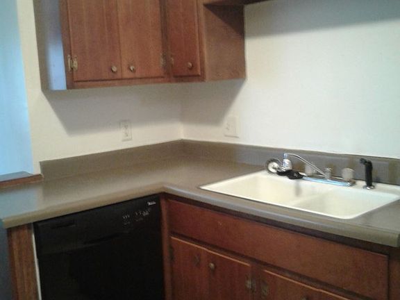 3rd image of 1450 18th Ave APT B10