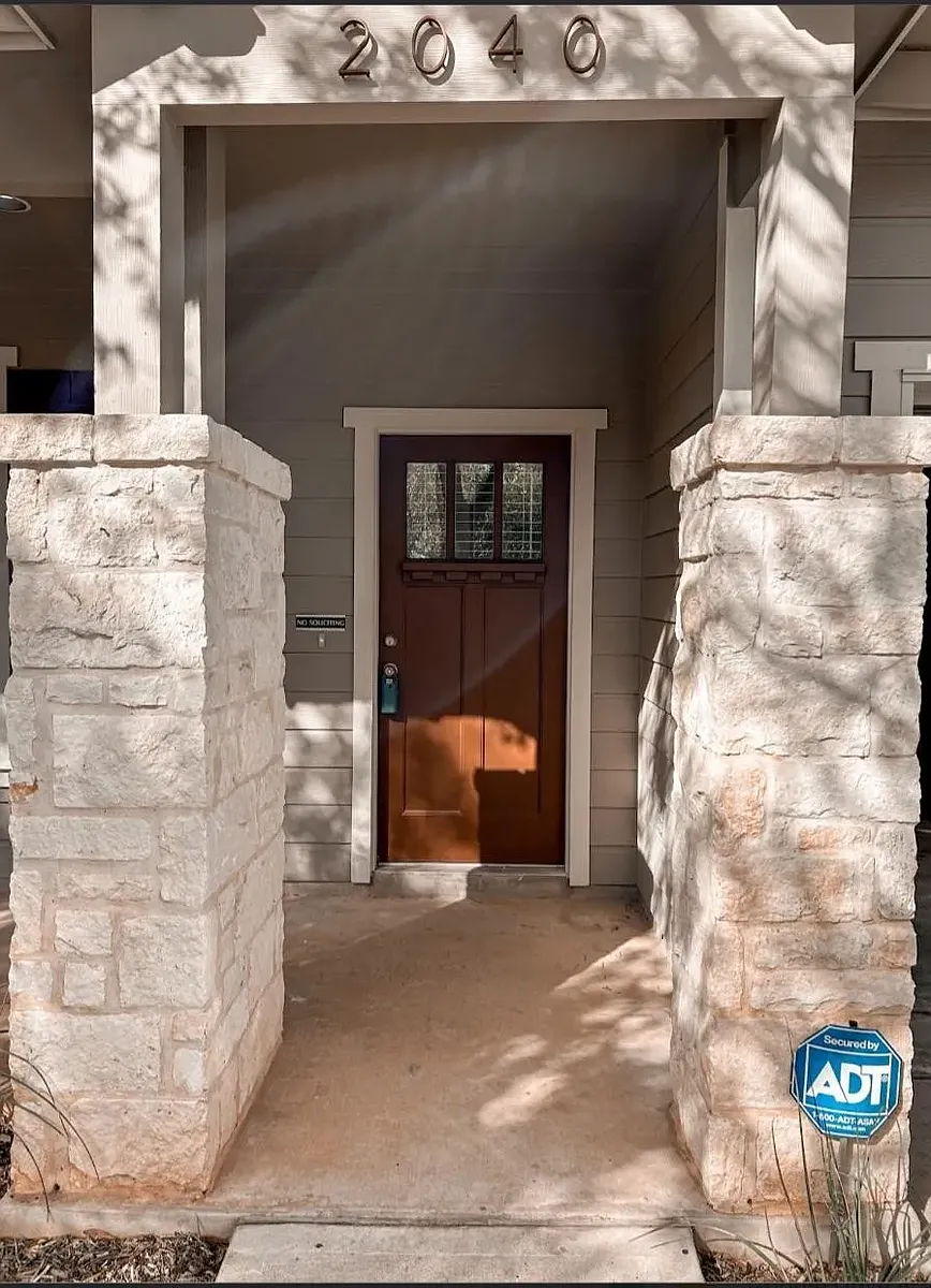 Building Photo - 2040 Amur Dr