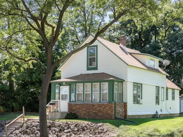 568 Lawson Ave W, Saint Paul, MN 55117