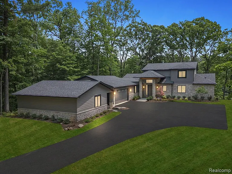3511 Lakecrest Dr — Photo 10