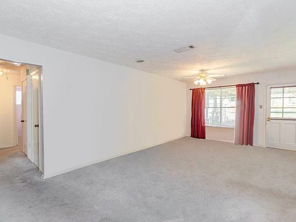 3rd image of 6218 Silver Leaf Dr
