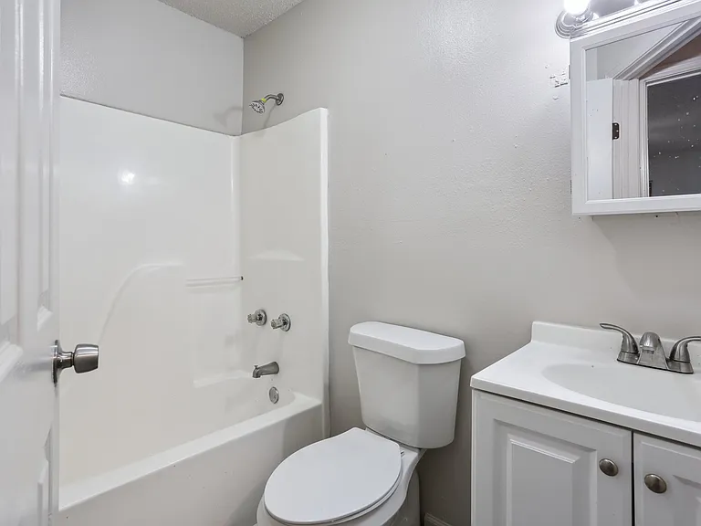 6782 Bundy Rd — Photo 6