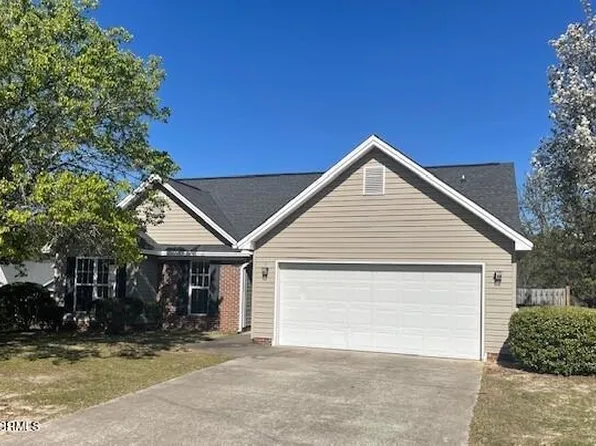 102 Thornehill Way, Aberdeen, NC 28315