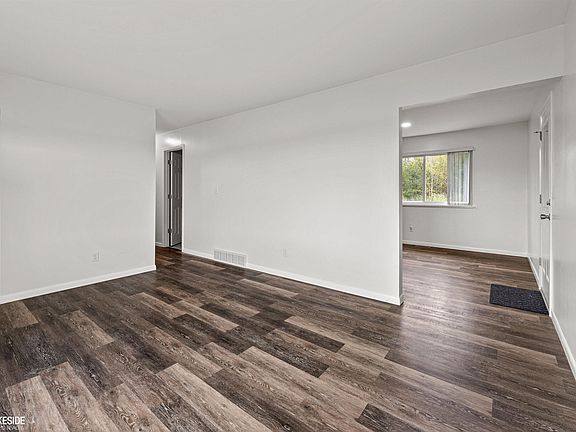 5th image of 3359 Emmett Rd