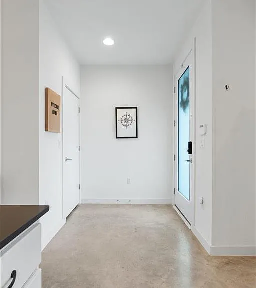 801 N Bluff Dr #18 — Photo 3